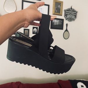 Vintage Steve Madden platform sandals